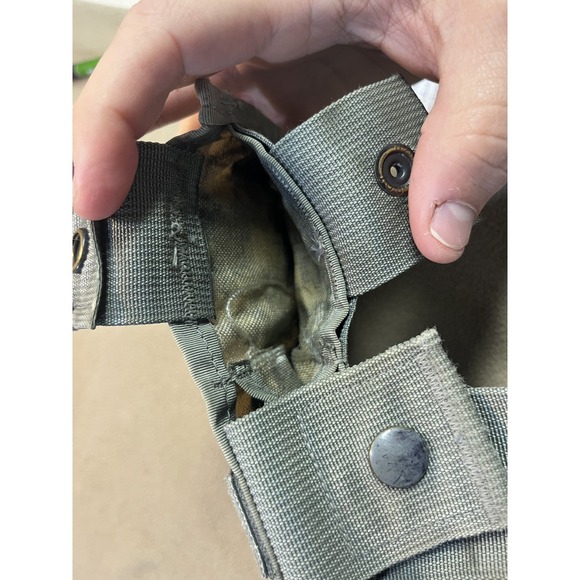 US Military Molle II Triple Mag Pouch, 3 Magazine ACU Digital, 8465-01-525-0598 - Picture 7 of 9